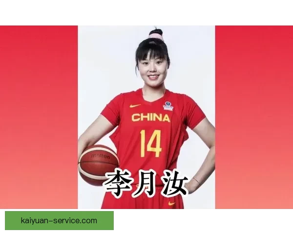 小宝生日快乐 李月汝分享庆祝照 自信微笑为自己干杯被爱环绕